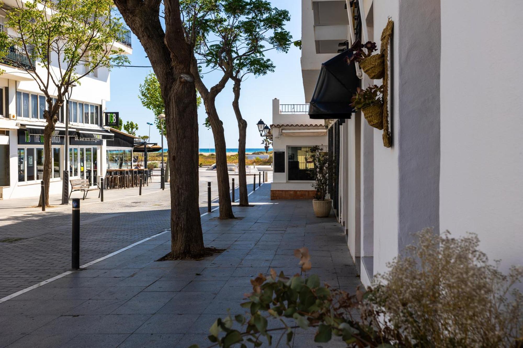 Hotel Oasis Centro Conil De La Frontera Buitenkant foto